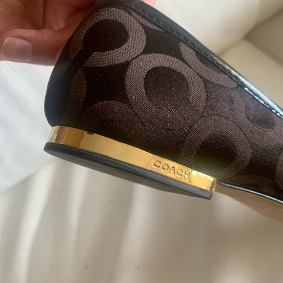 COACH Brown Flats Size 8.5 B. Leather sole.Coach Logo on the side of heel. - Picture 3 of 12